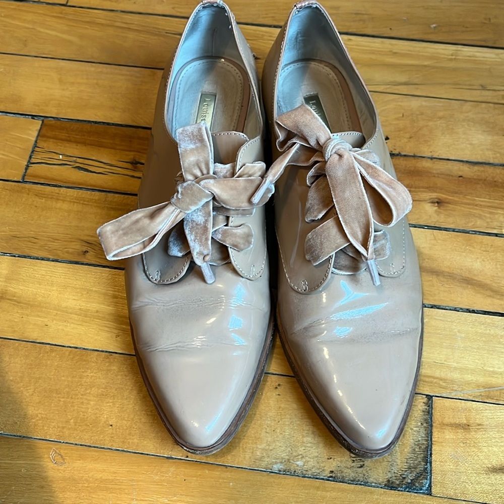 Louise et Cie pink patent leather shoes; adorable velvet bow; size 9